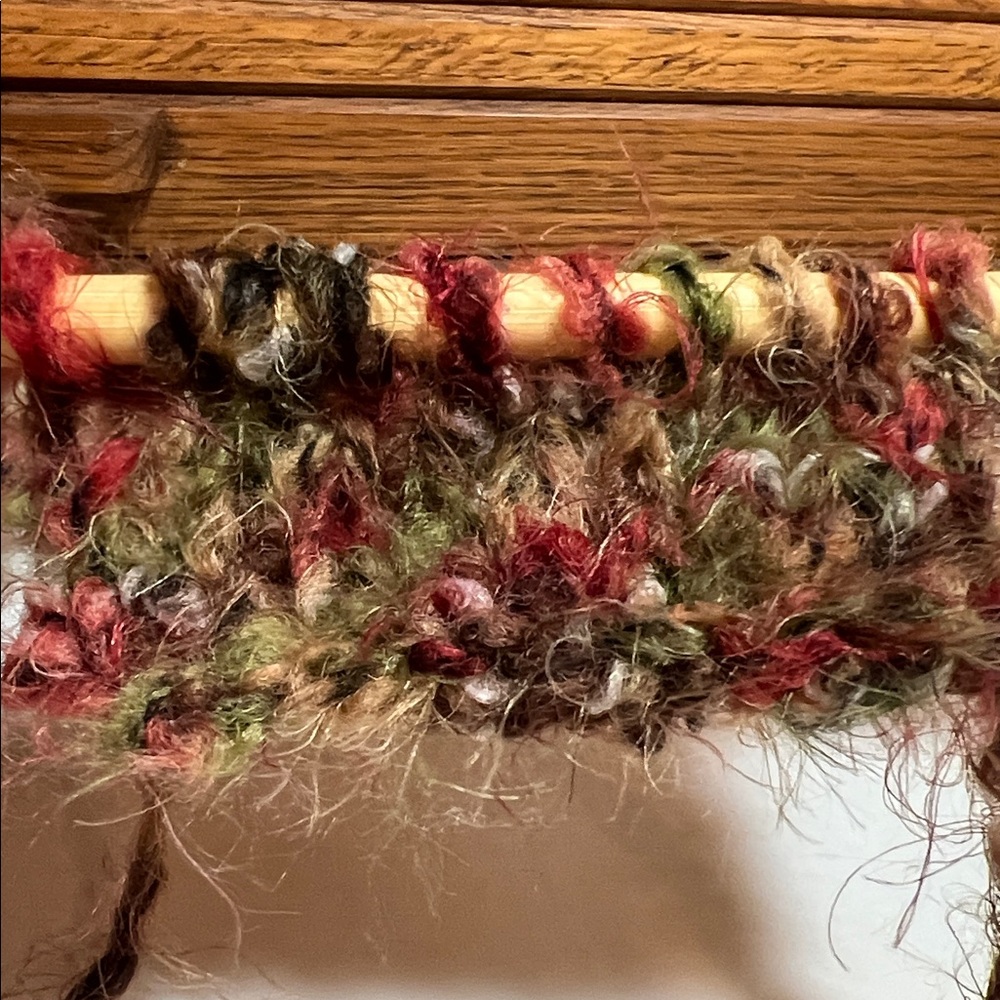 Siam yarn, made in Italy, wool blend novelty yarn, 2.5 sts./1” fun & interesting - Picture 3 of 7